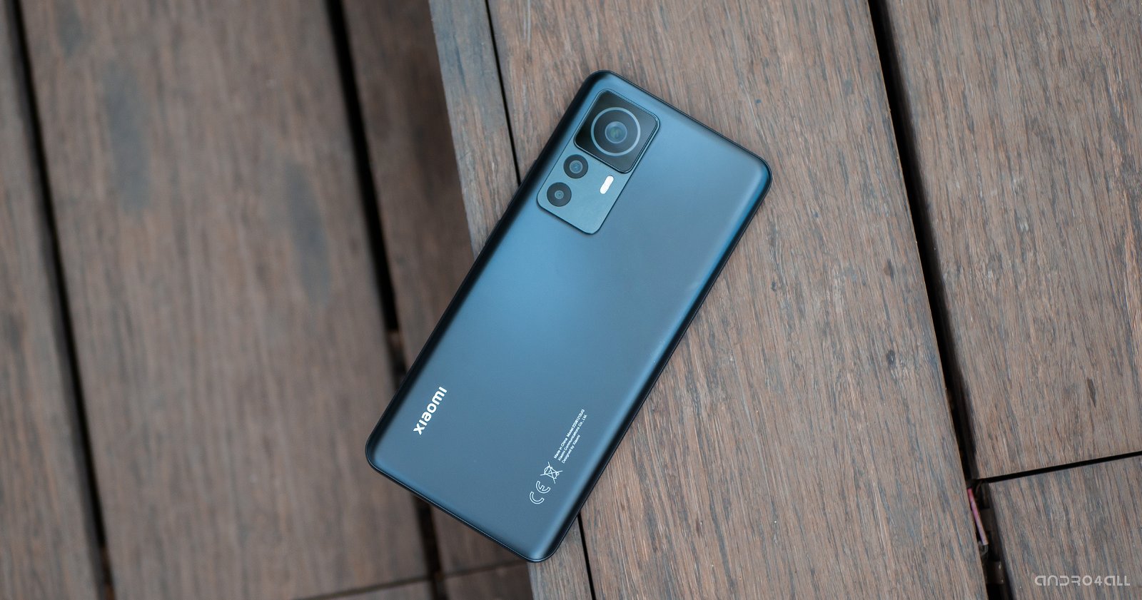 Parte trasera negra del Xiaomi 12T Pro