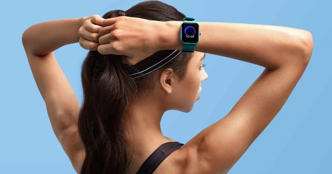 Amazfit Bip U Pro chica
