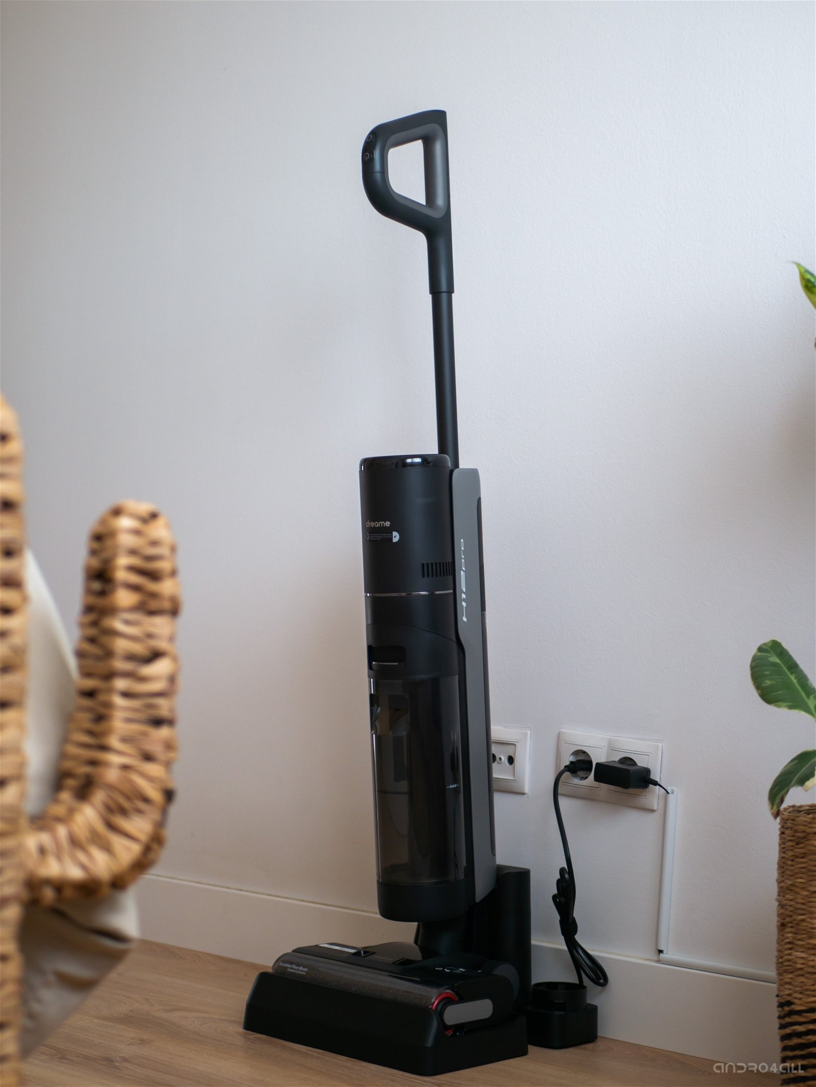 Dreame H12 Pro en base de carga