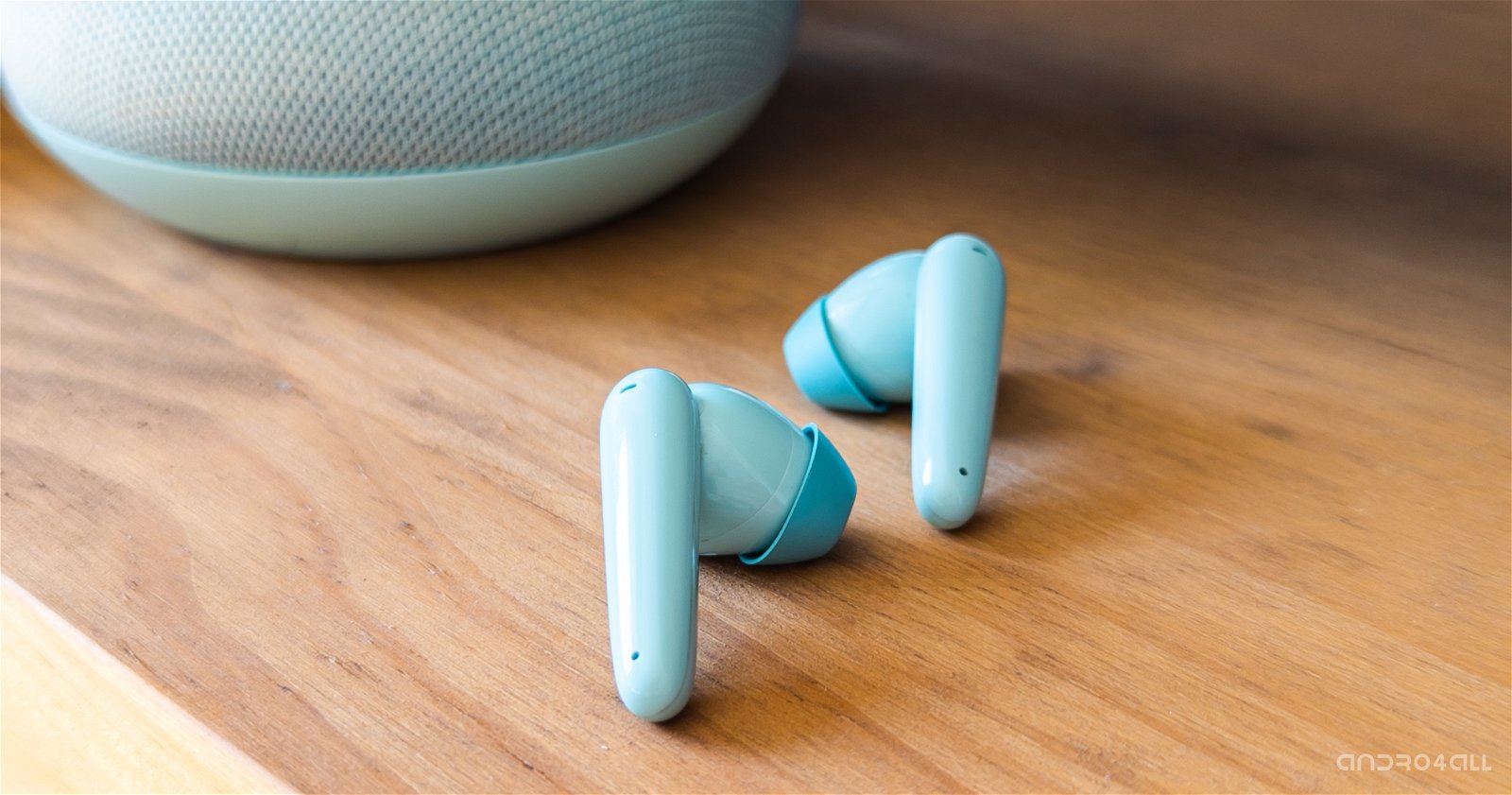 Diseño de los Huawei FreeBuds SE en color azul