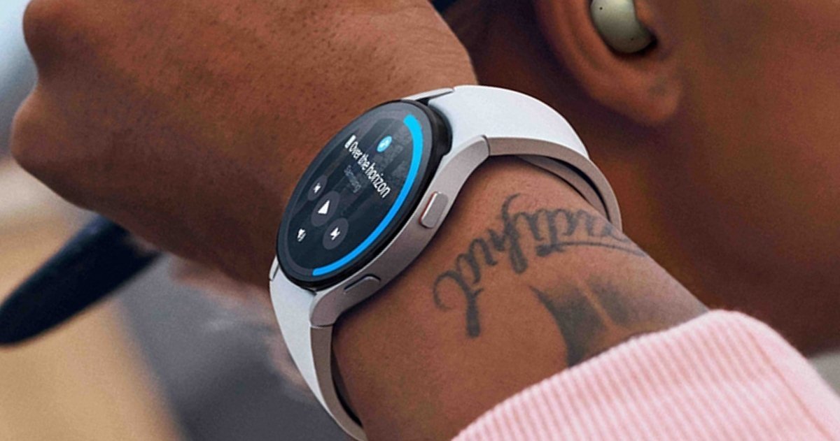 Samsung Galaxy Watch4 plata