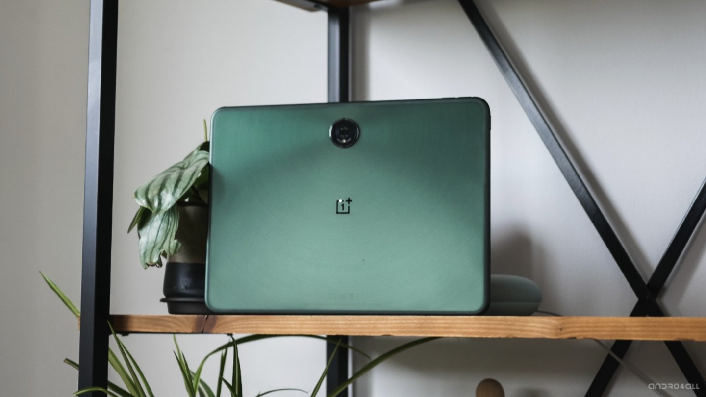 Parte trasera de la OnePlus Pad en color verde