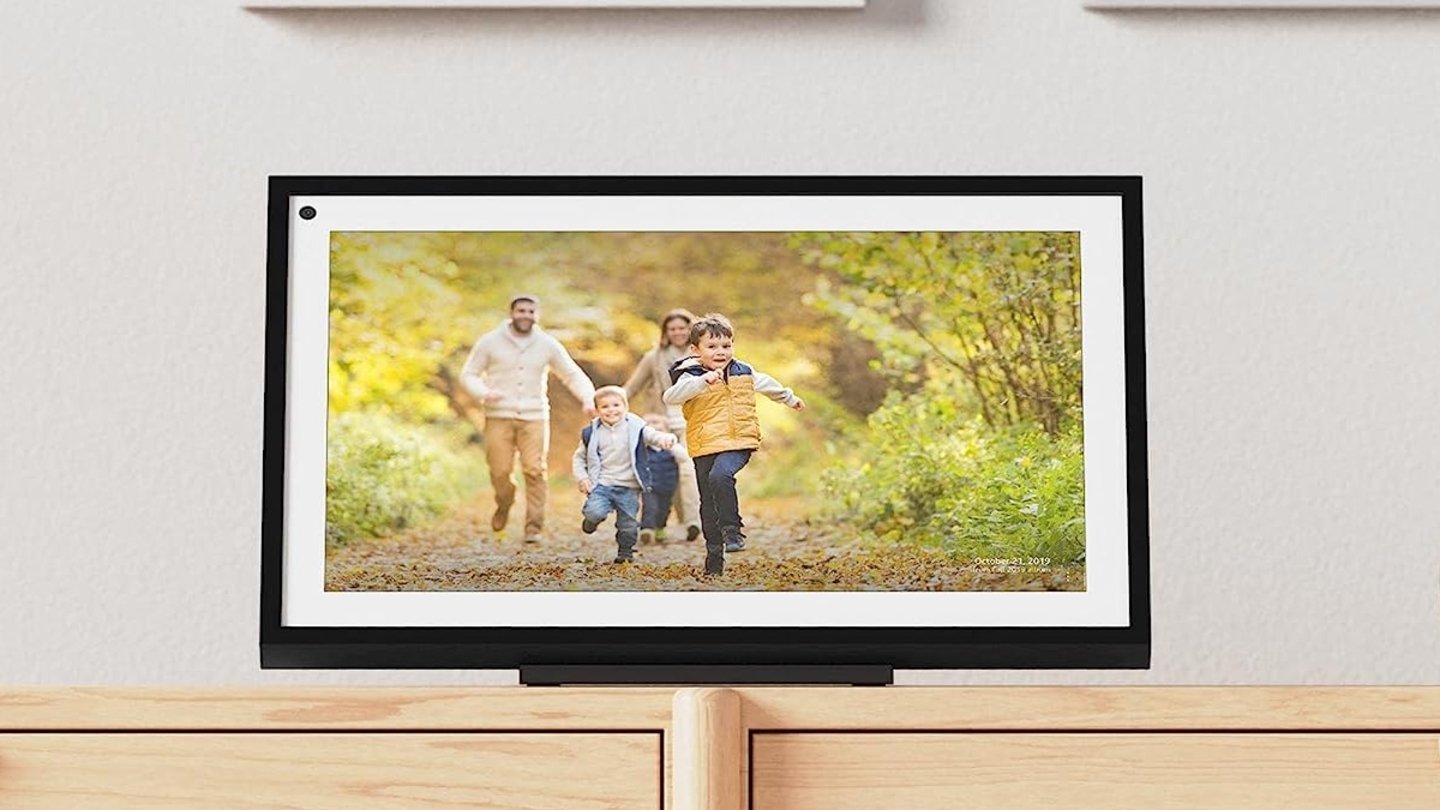 Echo Show 15 en el soporte
